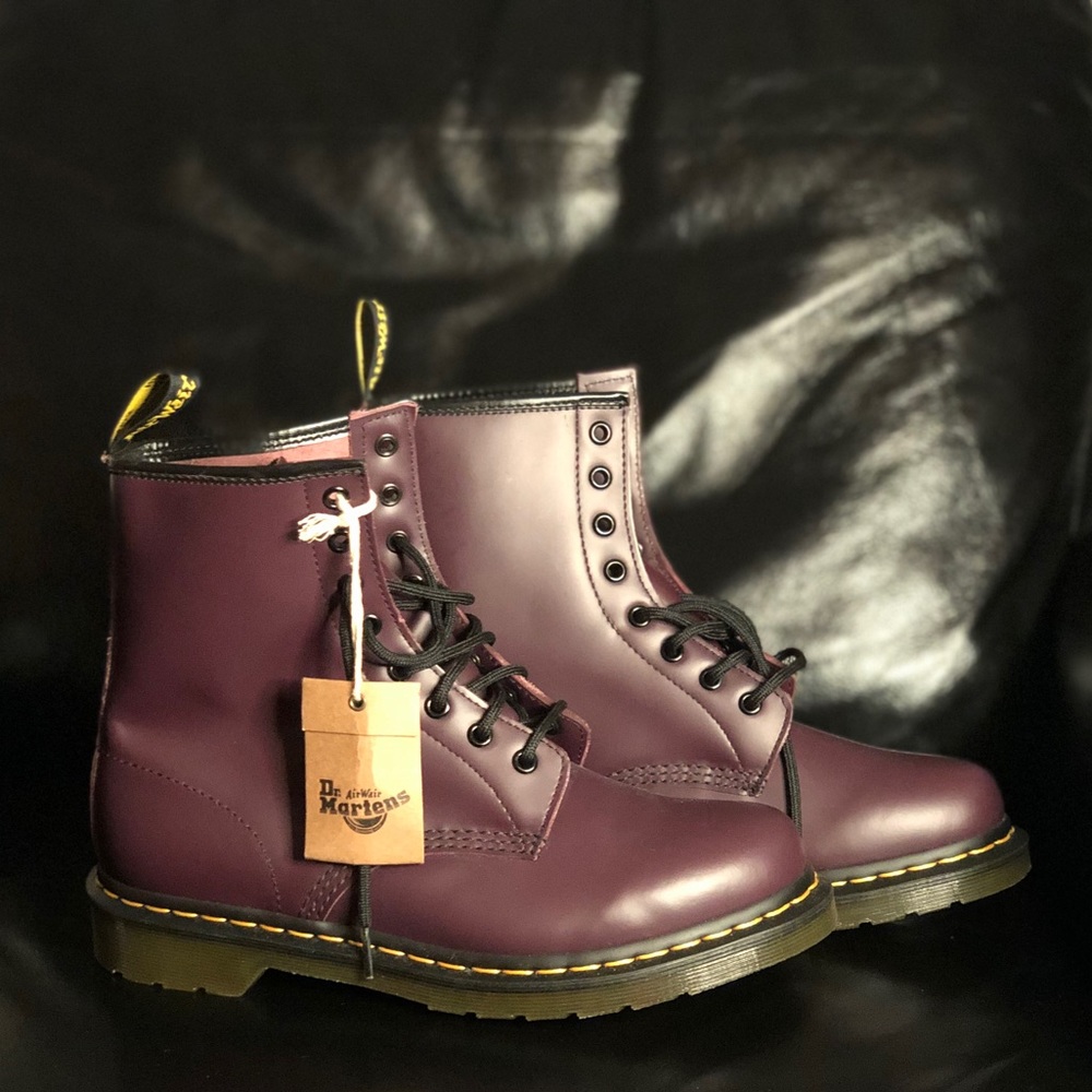 NWT Dr. Martens Air Waiv 1460 Boots